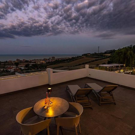 阿布鲁齐的罗塞托Terrazza Sul Mare住宿加早餐旅馆 外观 照片
