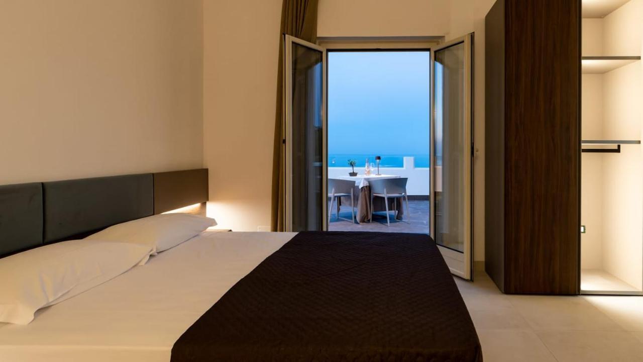 阿布鲁齐的罗塞托Terrazza Sul Mare住宿加早餐旅馆 外观 照片
