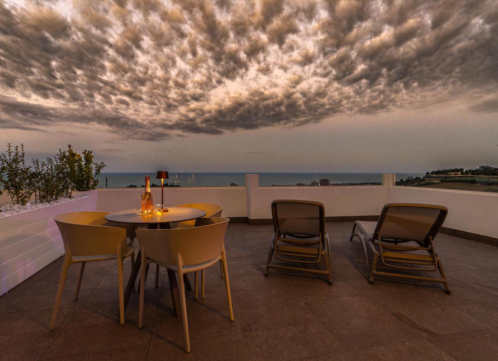 阿布鲁齐的罗塞托Terrazza Sul Mare住宿加早餐旅馆 外观 照片